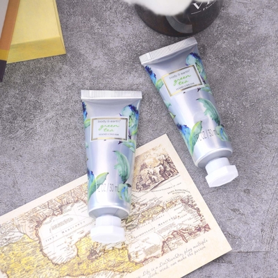 Nicht schmierige Formel absorbiert schnell Skincare-Körper, den Lotion verjüngte